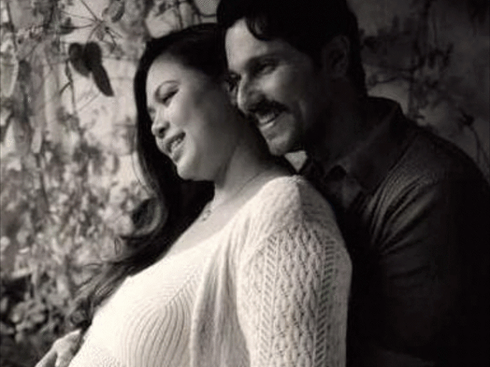 बॉलीवुड - बॉलीवुड: रणदीप हुड्डा और लिन लैशराम का मैटरनिटी फोटोशूट