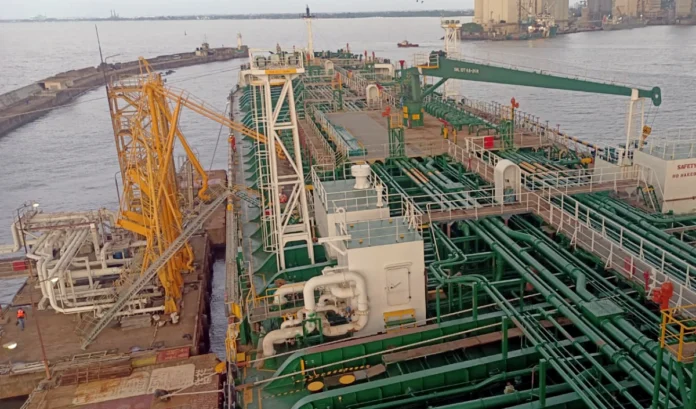 श्रीलंका में ईंधन संकट नहीं! LIOC का भरोसा, जयशंकर की वार्ता से राहत