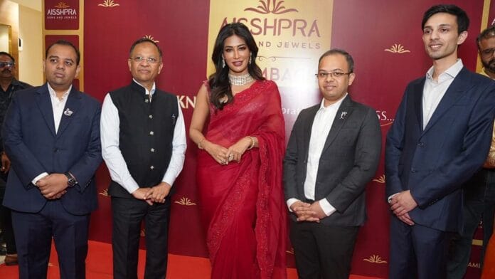 लखनऊ में ऐश्प्रा जेम्स एंड ज्वेल्स का नया शोरूम, चित्रांगदा सिंह ने किया उद्घाटन
