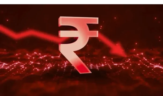 रुपये को बचाने के लिए RBI का बड़ा कदम, बैंकों की विदेशी मुद्रा पोजीशन पर लिमिट