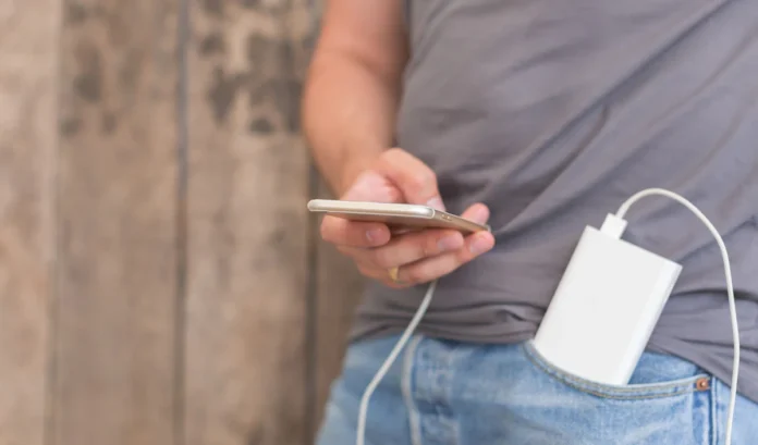 स्मार्टफोन को मिनटों में करें चार्ज, अपनाएं ये आसान आदतें