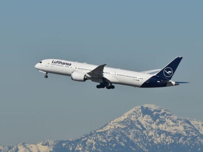 ईरान तनाव: लुफ्थांसा की 20 हजार फ्लाइट रद्द, यूरोप में ईंधन संकट गहराया