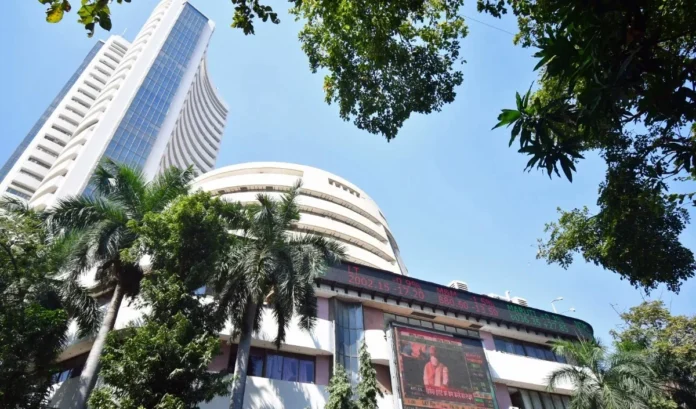 शेयर बाजार में हाहाकार! निवेशकों के डूबे पैसे, एक्सपर्ट्स बता रहे बचने के रास्ते