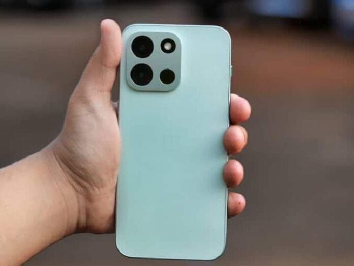 स्मार्टफोन बैटरी में बड़ा बदलाव: अब सिलिकॉन कार्बन का दौर, वनप्लस-सैमसंग की रेस