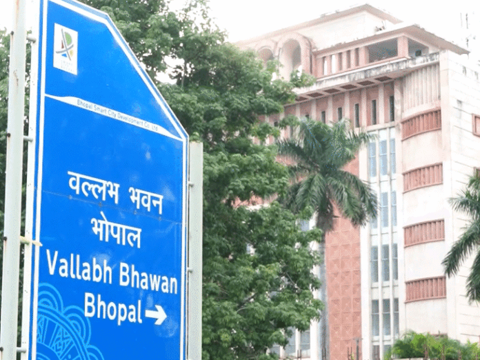 अफसरों को केंद्र का कड़ा फरमान: मीटिंग छोटी करो, काम तेज़ निपटाओ