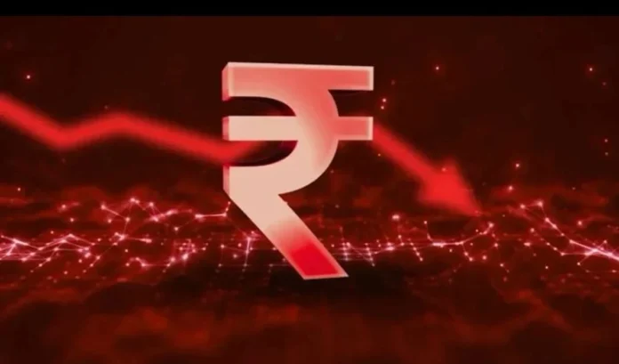 रुपये पर दोतरफा हमला: तेल महंगा, पश्चिम एशिया में तनाव से बढ़ी चिंता